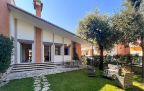 Amazing Home In Porto Potenza Picena With Wifi